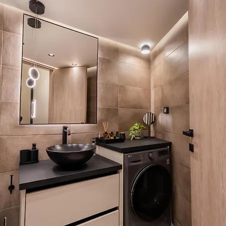 Monte Smith Luxury Apartment *