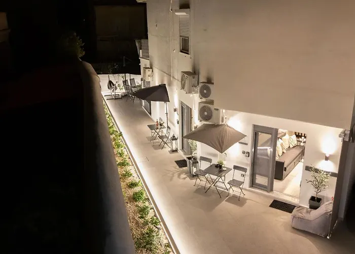 Monte Smith Luxury *