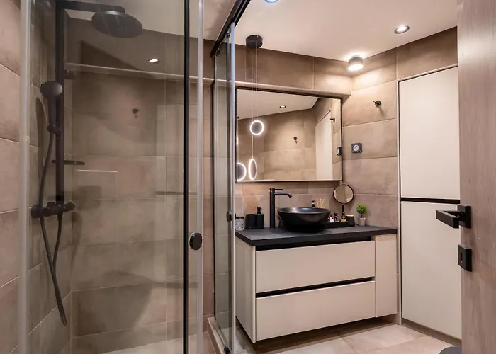 Monte Smith Luxury *